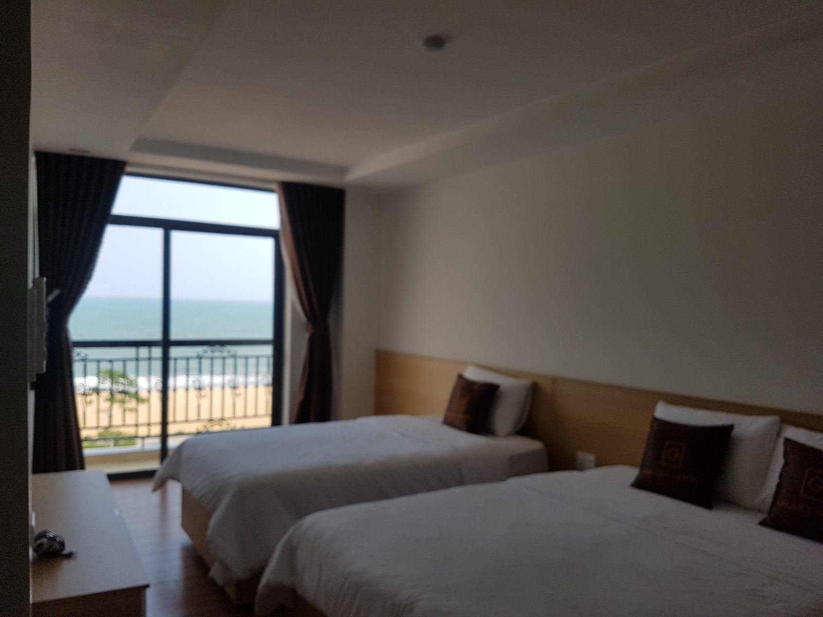 phong-deluxe-3-nguoi-view-bien