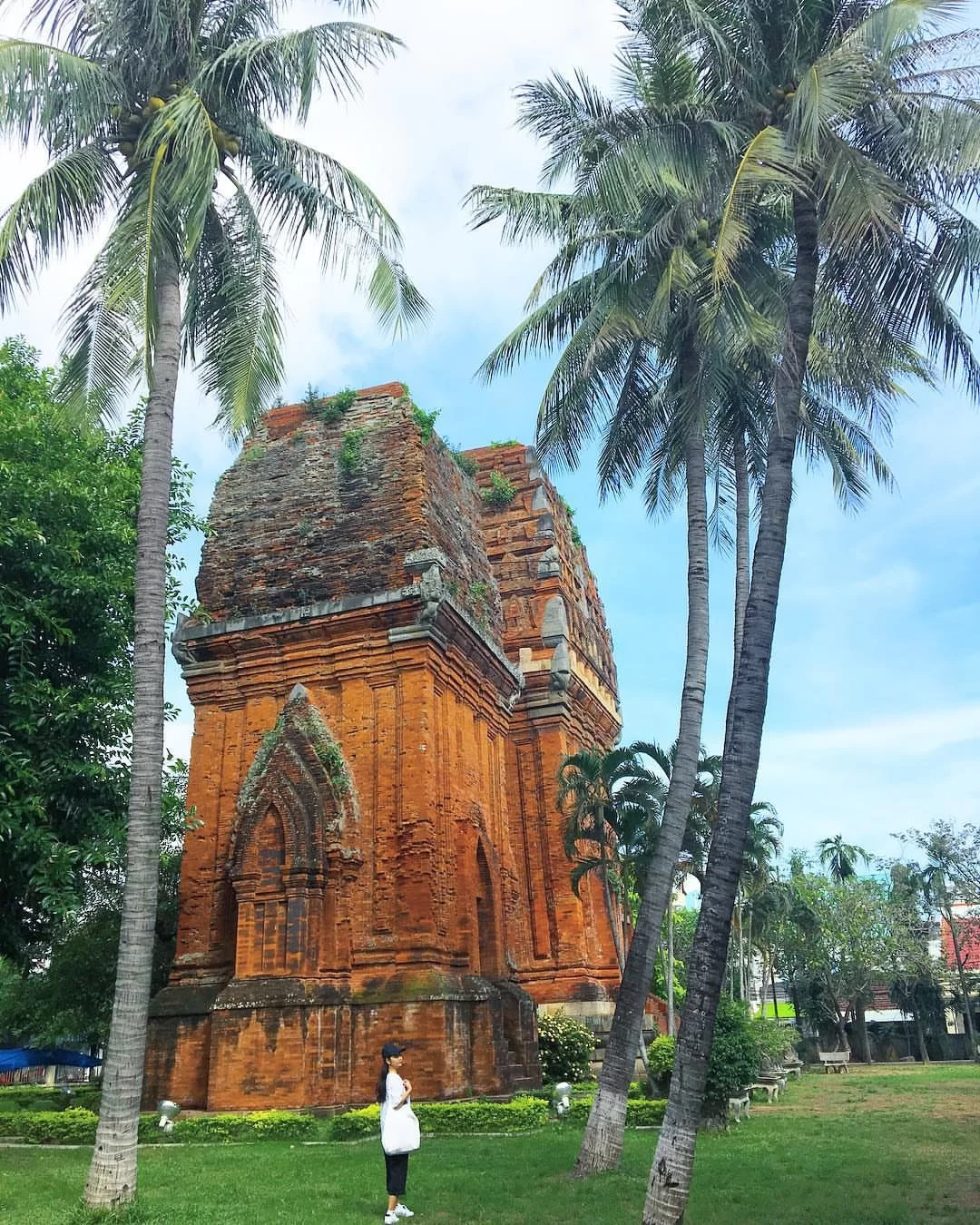 Thap Banh It